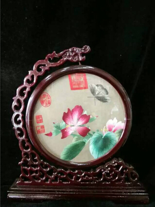 一花一蝴蝶绣屏